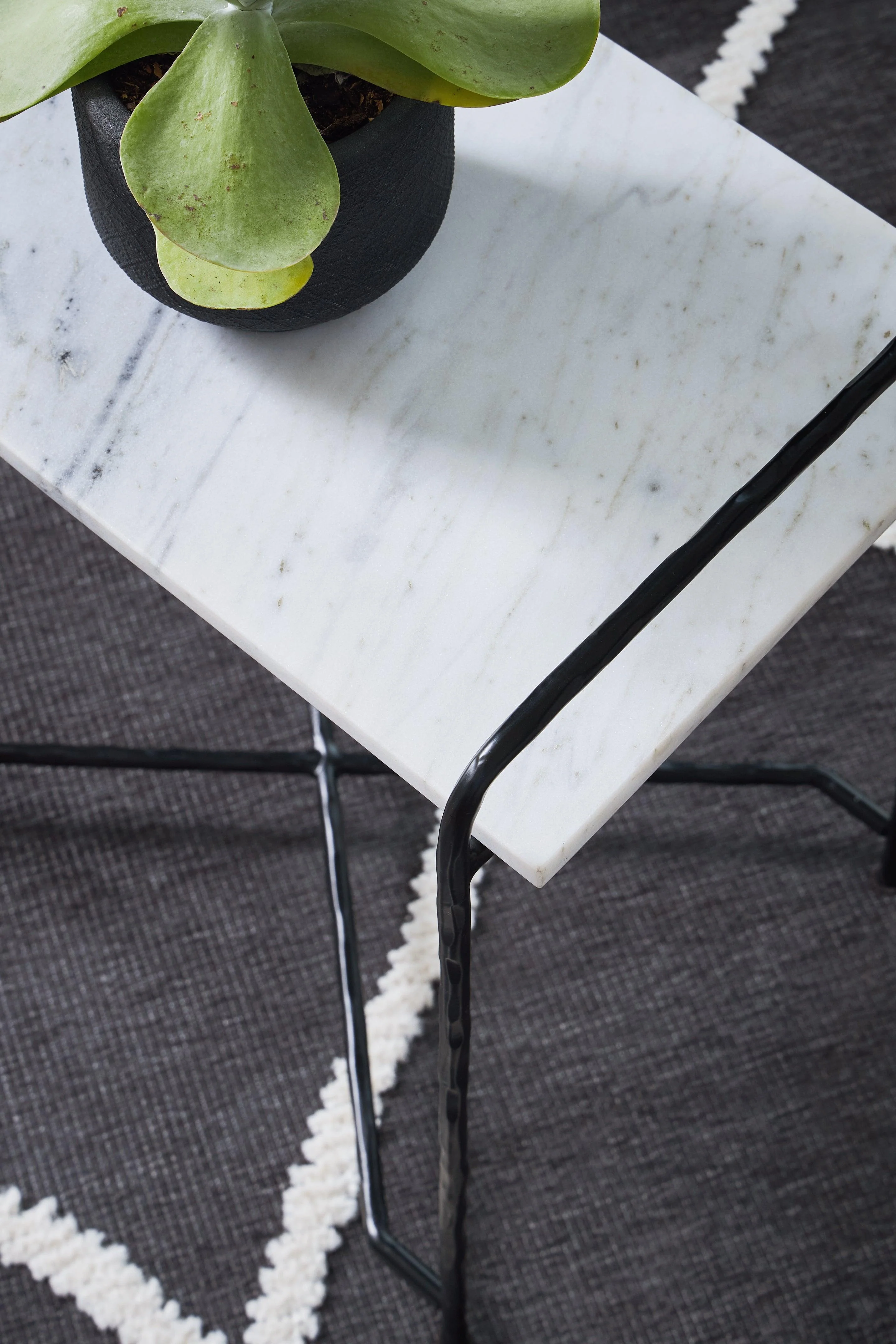 Ashber White/Black Accent Table - Image 2