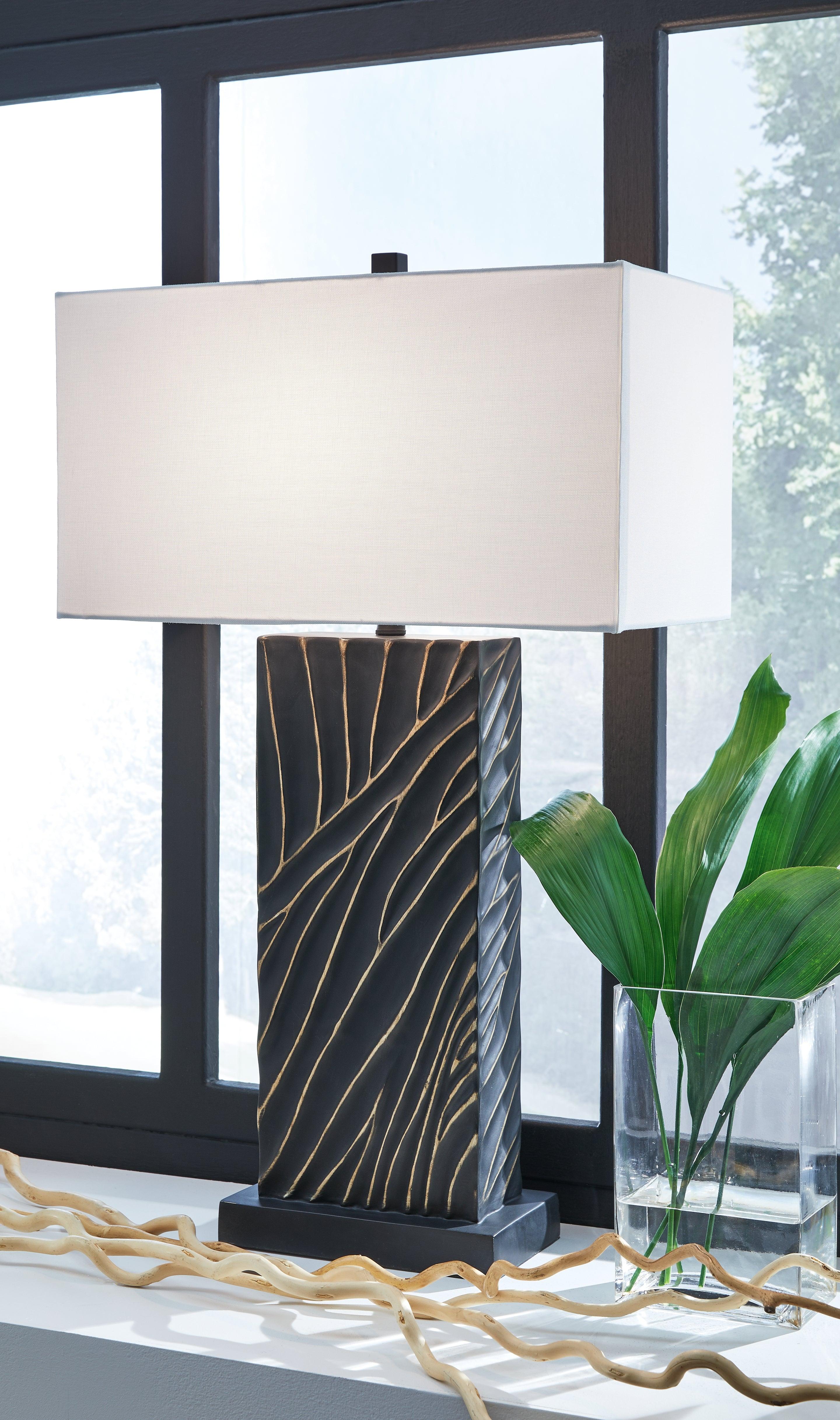 Bartlen Black/Gold Finish Table Lamp - Image 5