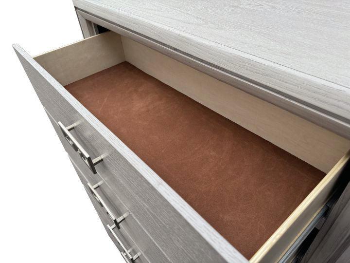 Basilone Rustic White Chest - Image 4