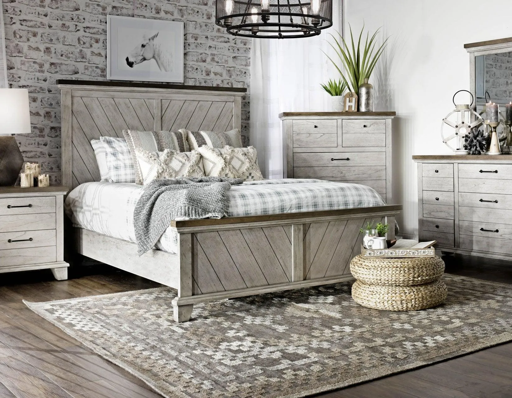 Bear Creek King Bed - Image 2