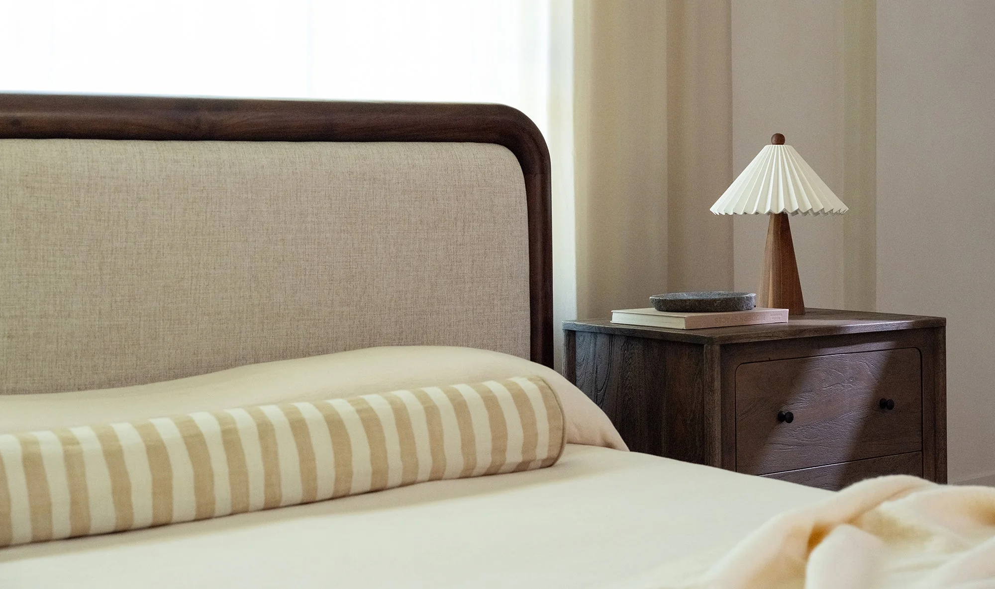 Bower King Bed Brown - Image 4