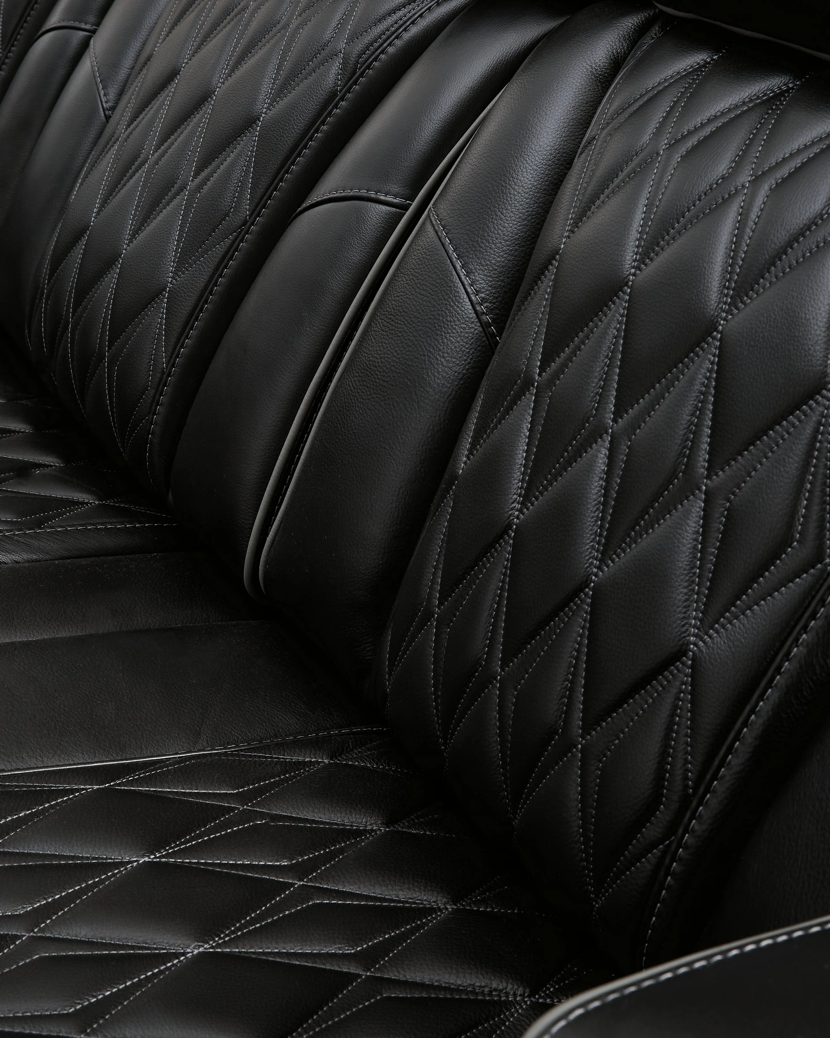 Boyington Black Power Recliner - Image 13