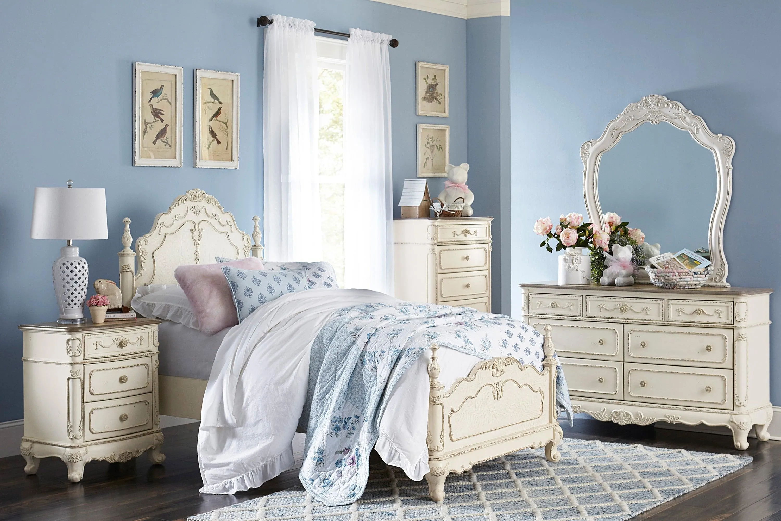 Cinderella Antique White Dresser - Image 3