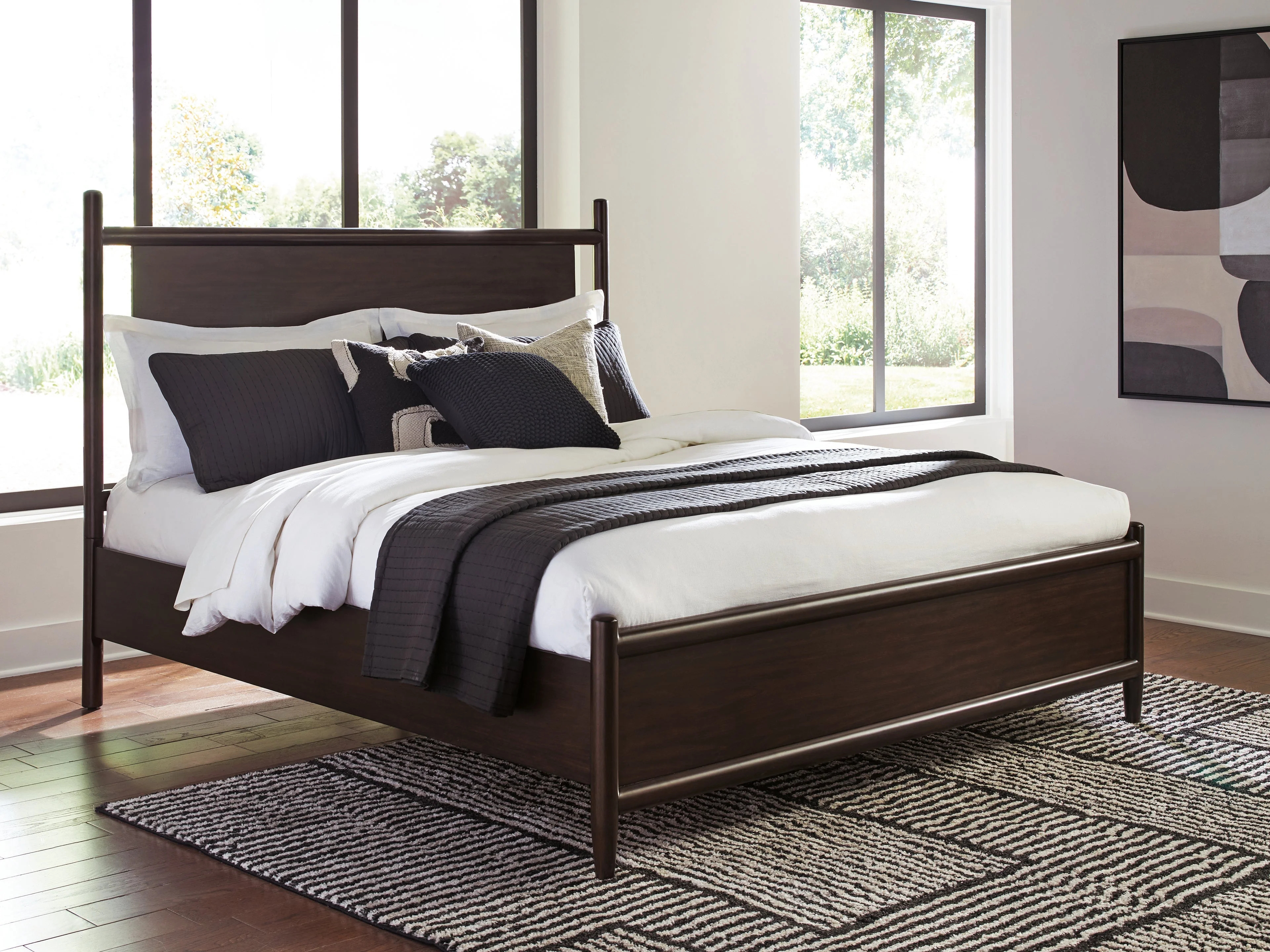 Dantenton Merlot King Panel Bed