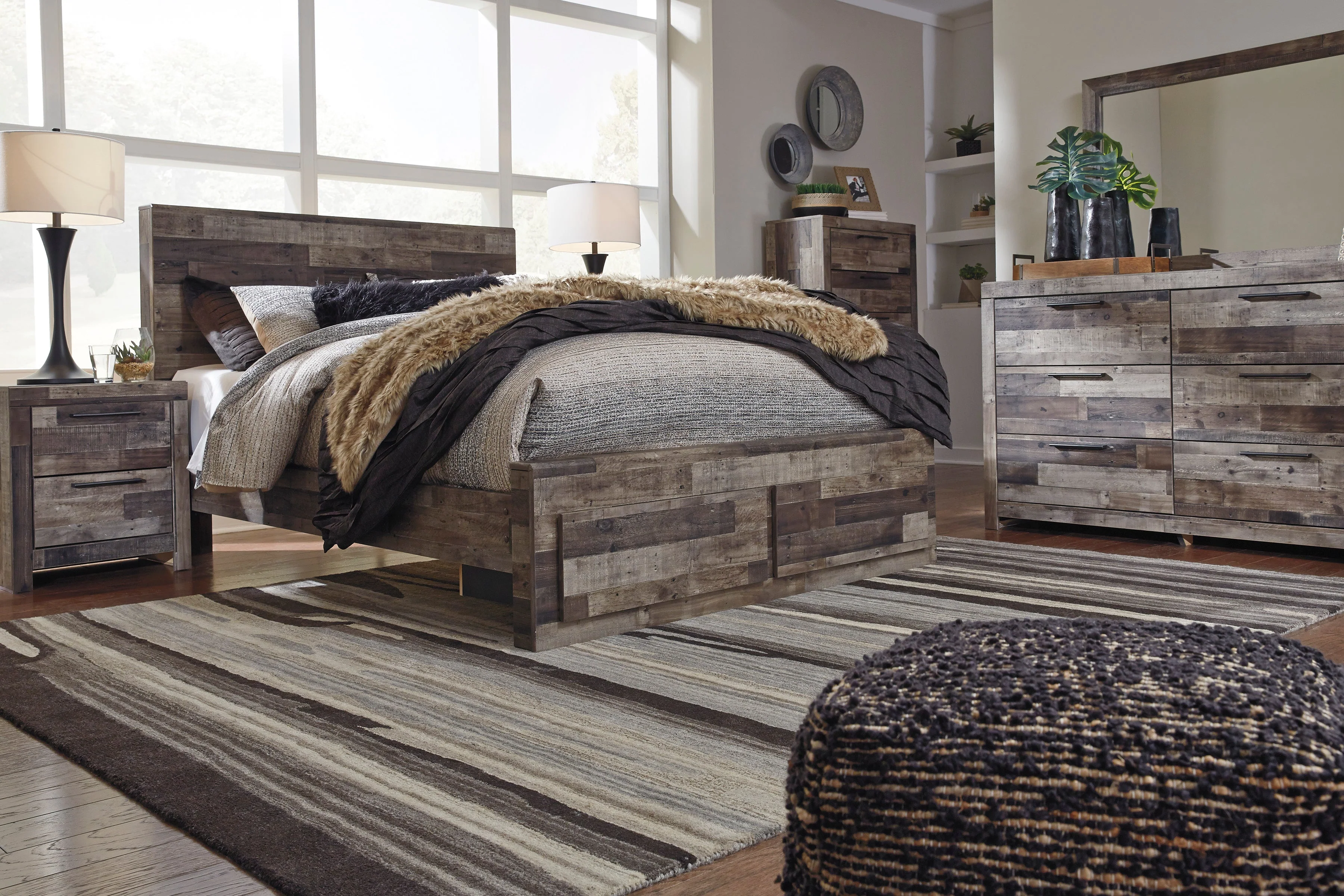 Derekson Multi Gray Storage Platform Bedroom Set - Image 7