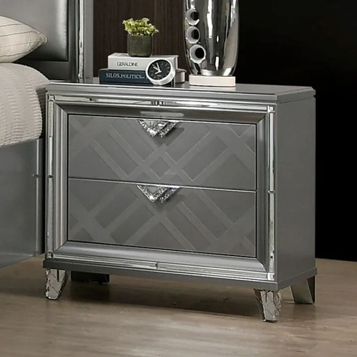Emmeline Silver 5-Piece Queen Bedroom Set - Image 3