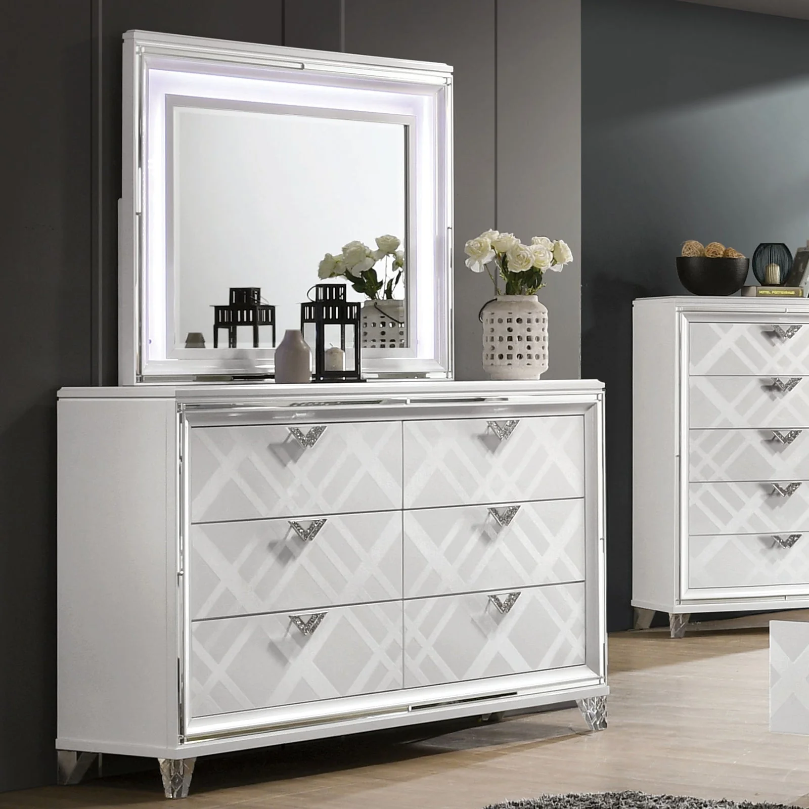 Emmeline White 4-Piece Queen Bedroom Set - Image 5