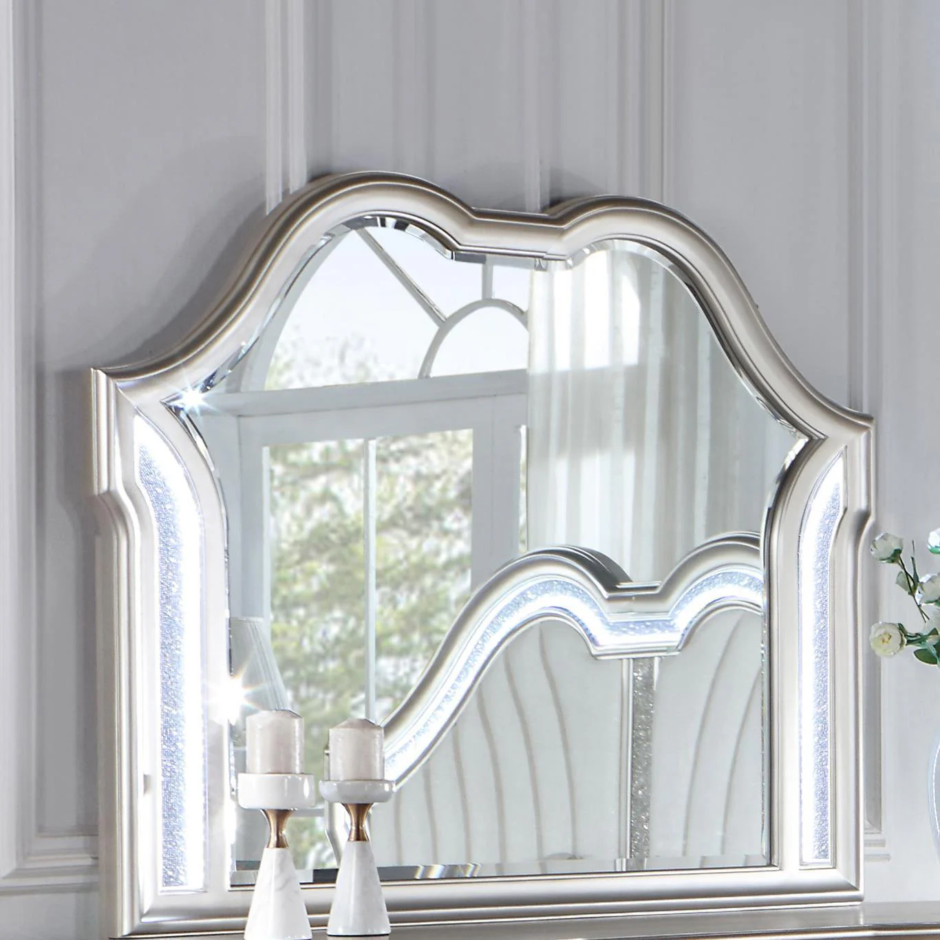 Evangeline Silver Oak Camel Top Dresser Mirror - Image 4