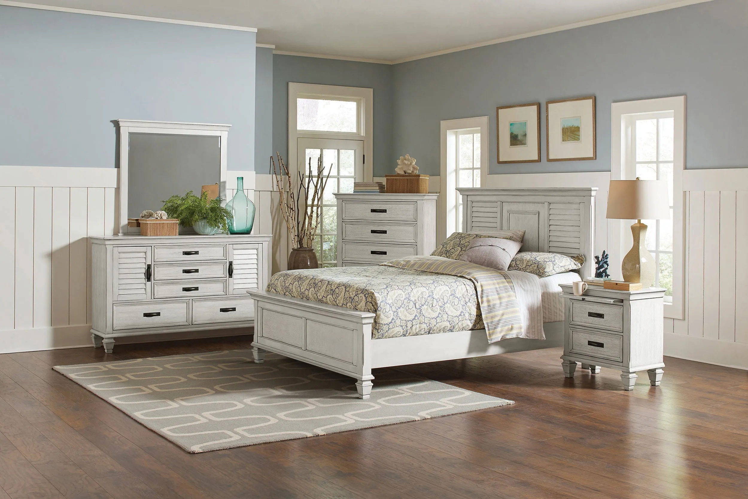 Franco Antique White 5-Piece Eastern King Storage Bedroom Set