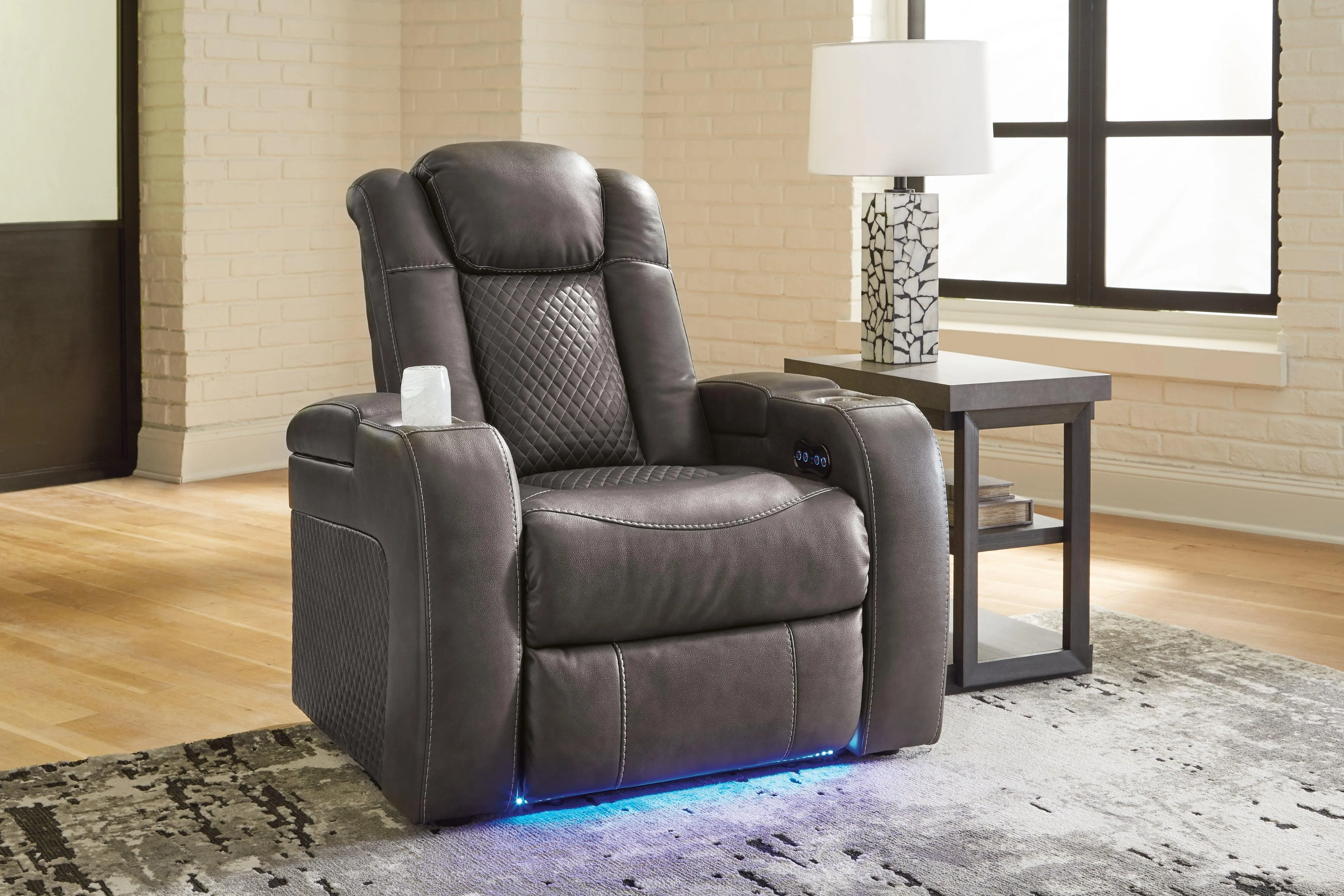 Fyne-Dyme Shadow Dual Power Recliner - Image 12