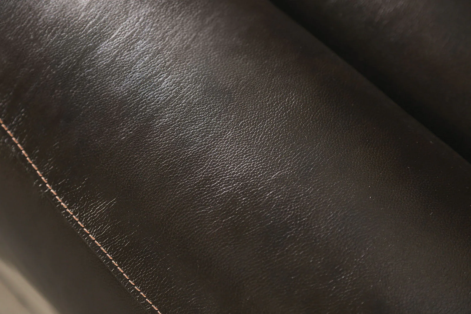 Gorgius Espresso Power Loveseat - Image 4