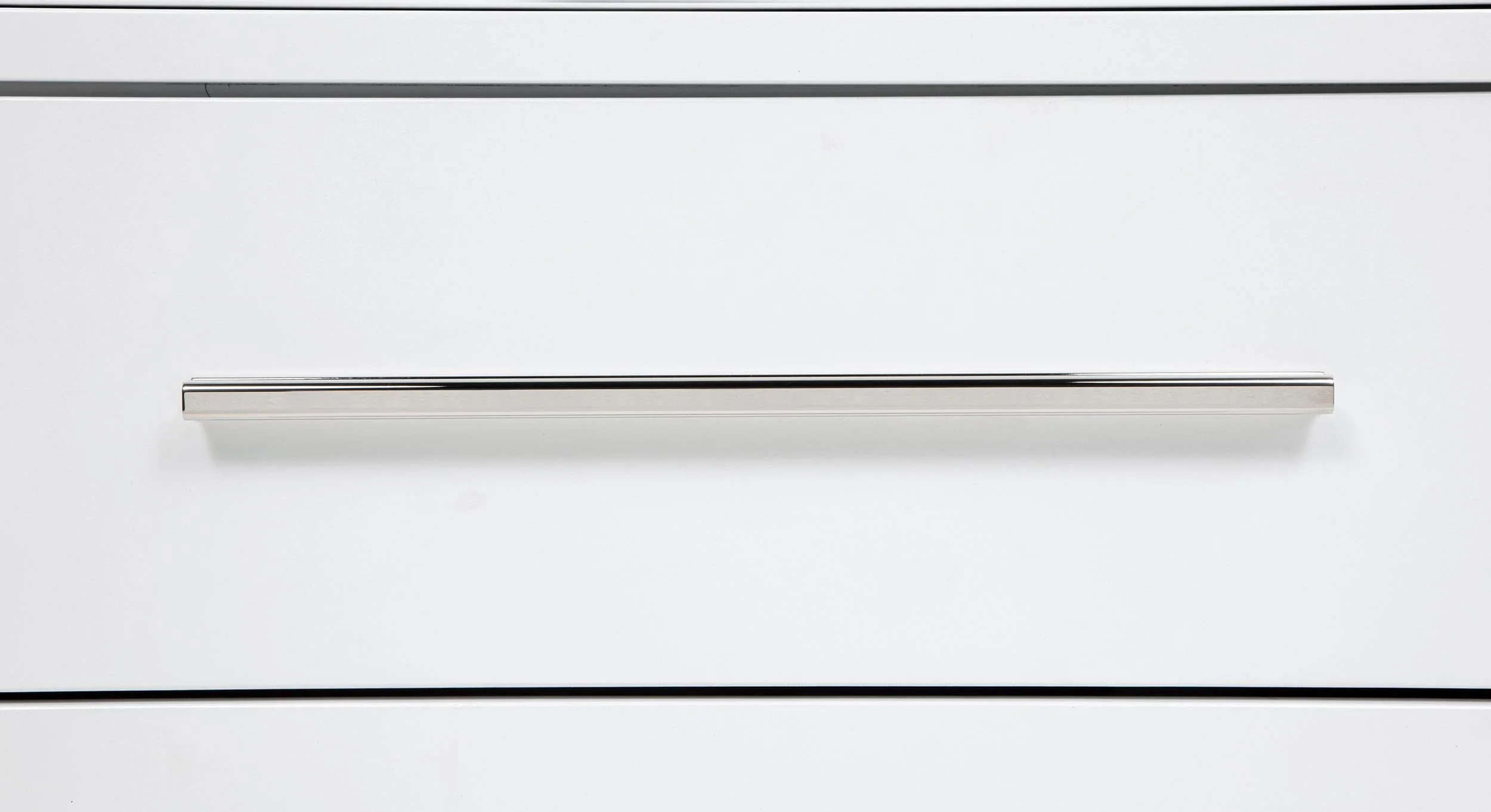 Gracemont White 3-Drawer Bedroom Nightstand Bedside Table - Image 12