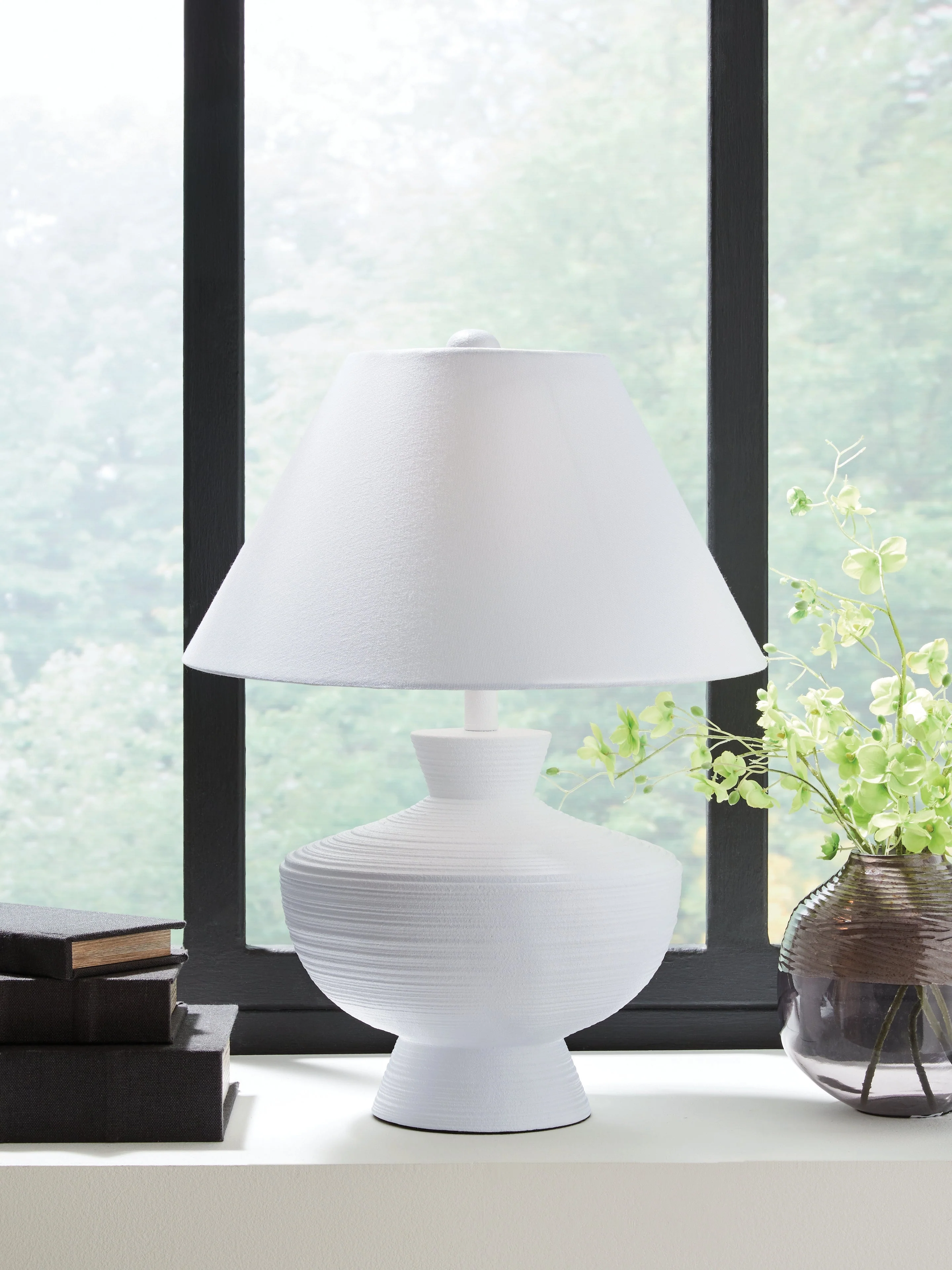 Harelwood White Table Lamp