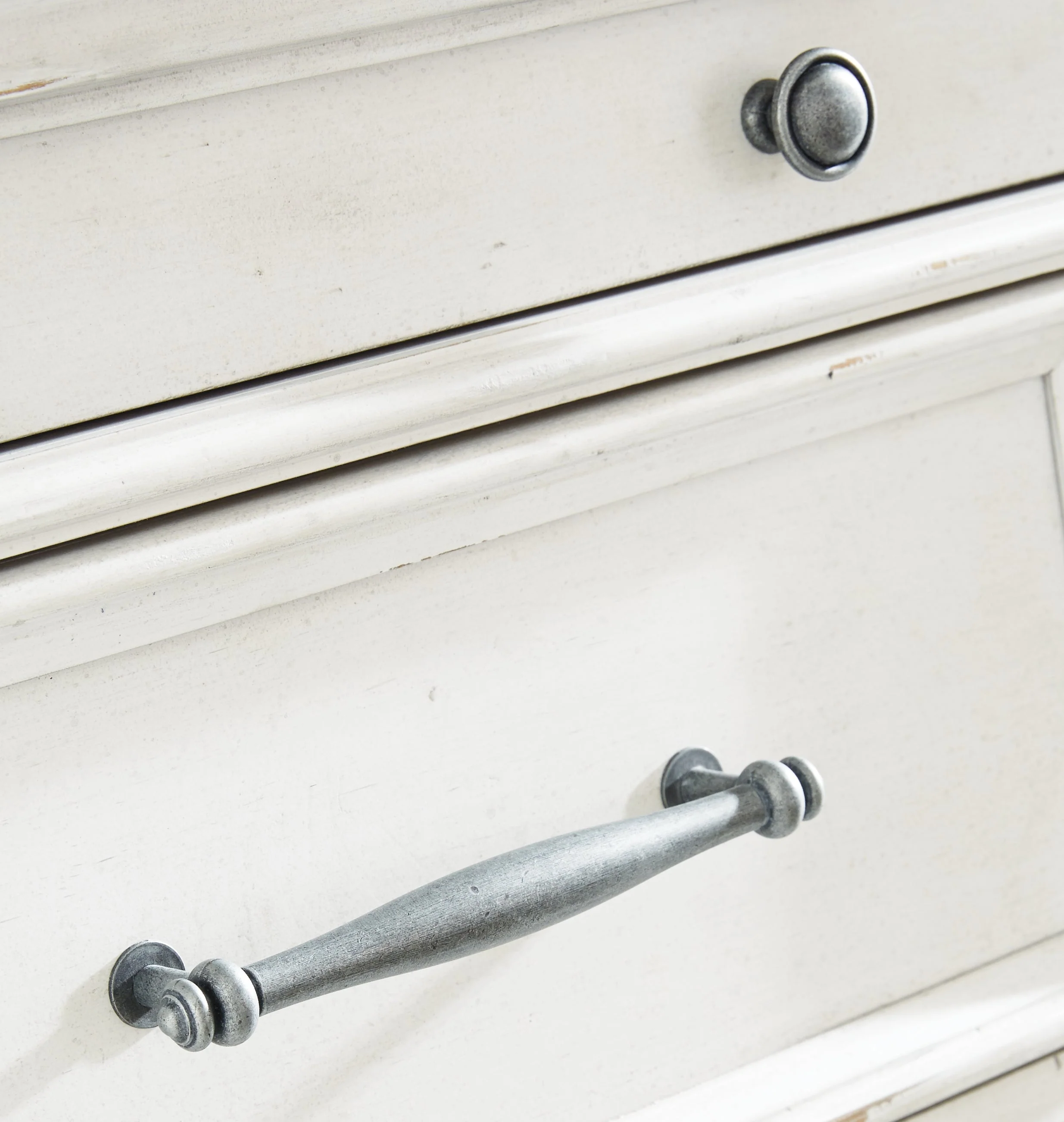 Kanwyn Whitewash Storage Panel Bedroom Set - Image 29