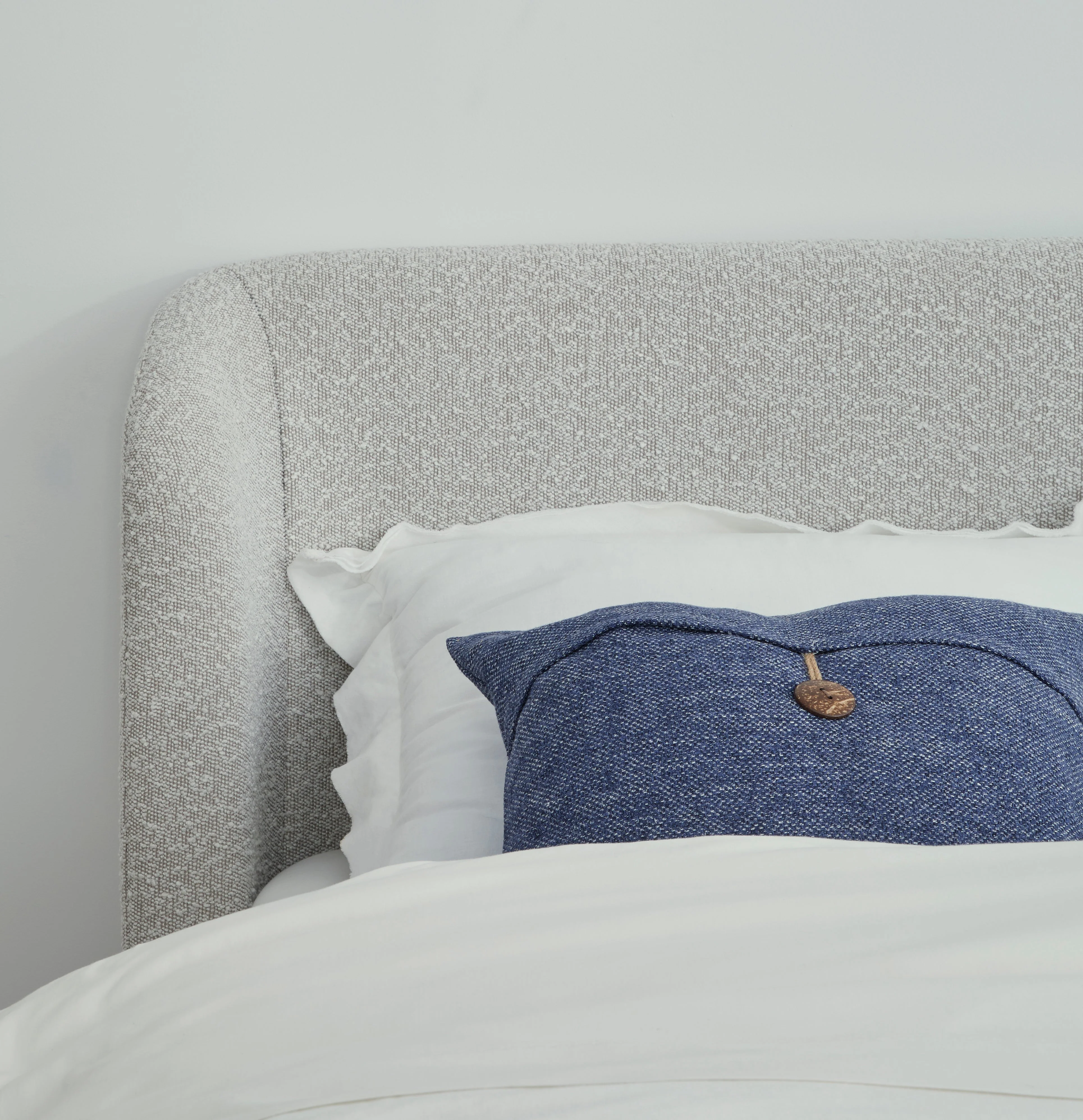 Kiki Upholstered Eastern King Platform Bed in Cotton Ball Boucle - Image 4