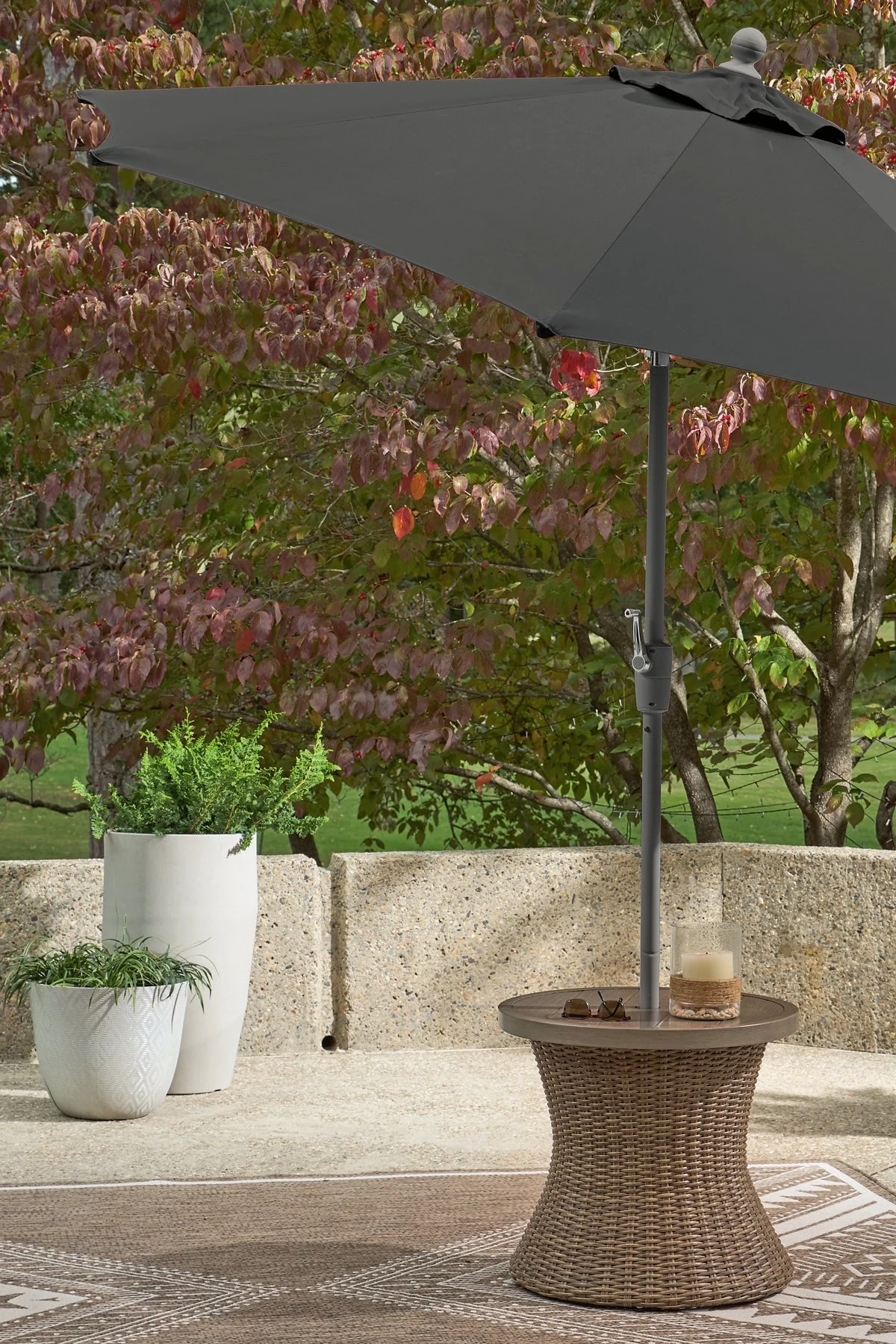 Laguna Heights Round End Table w/UMB OPT - Image 7