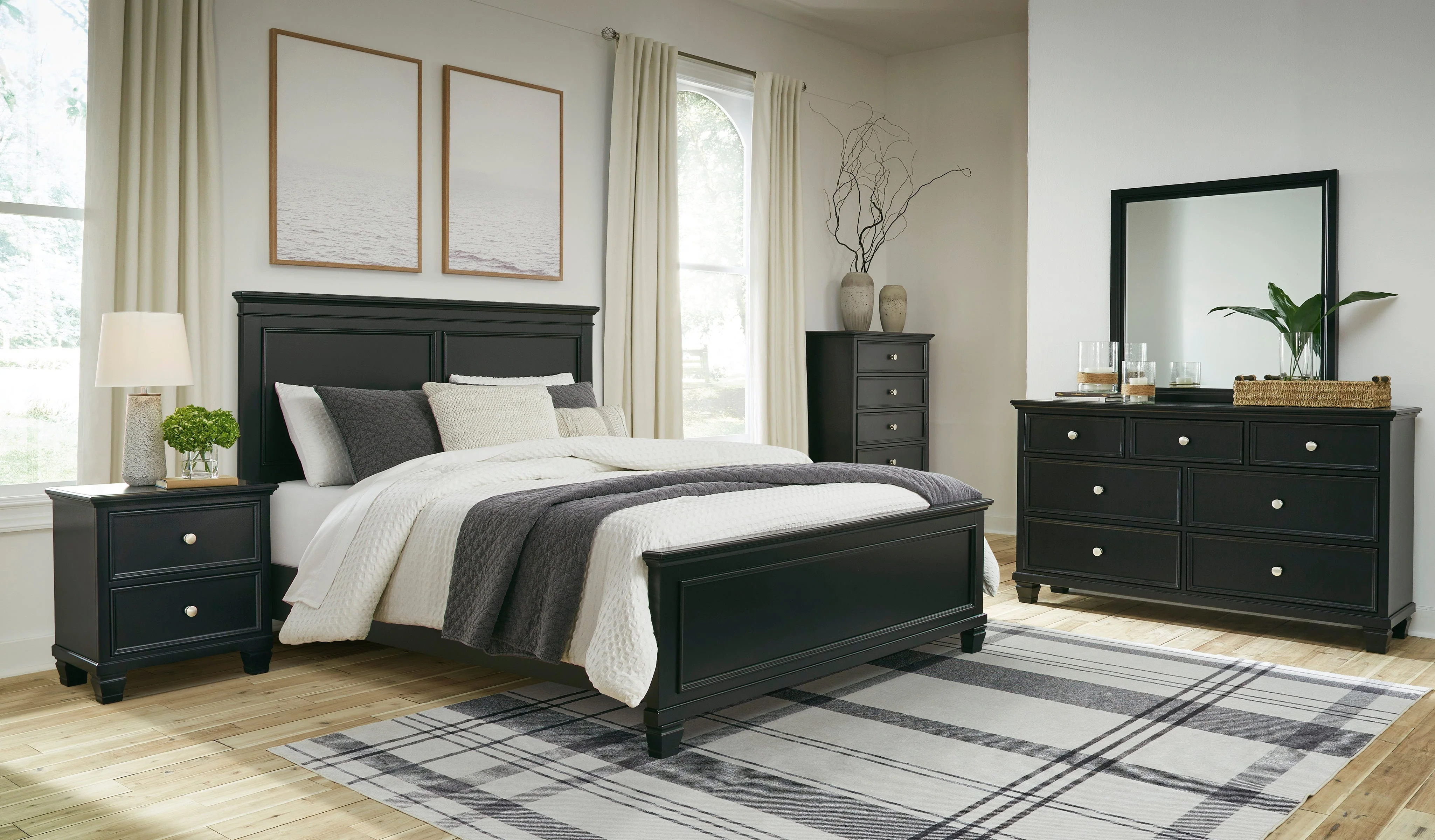 Lanolee Black Panel Bedroom Set