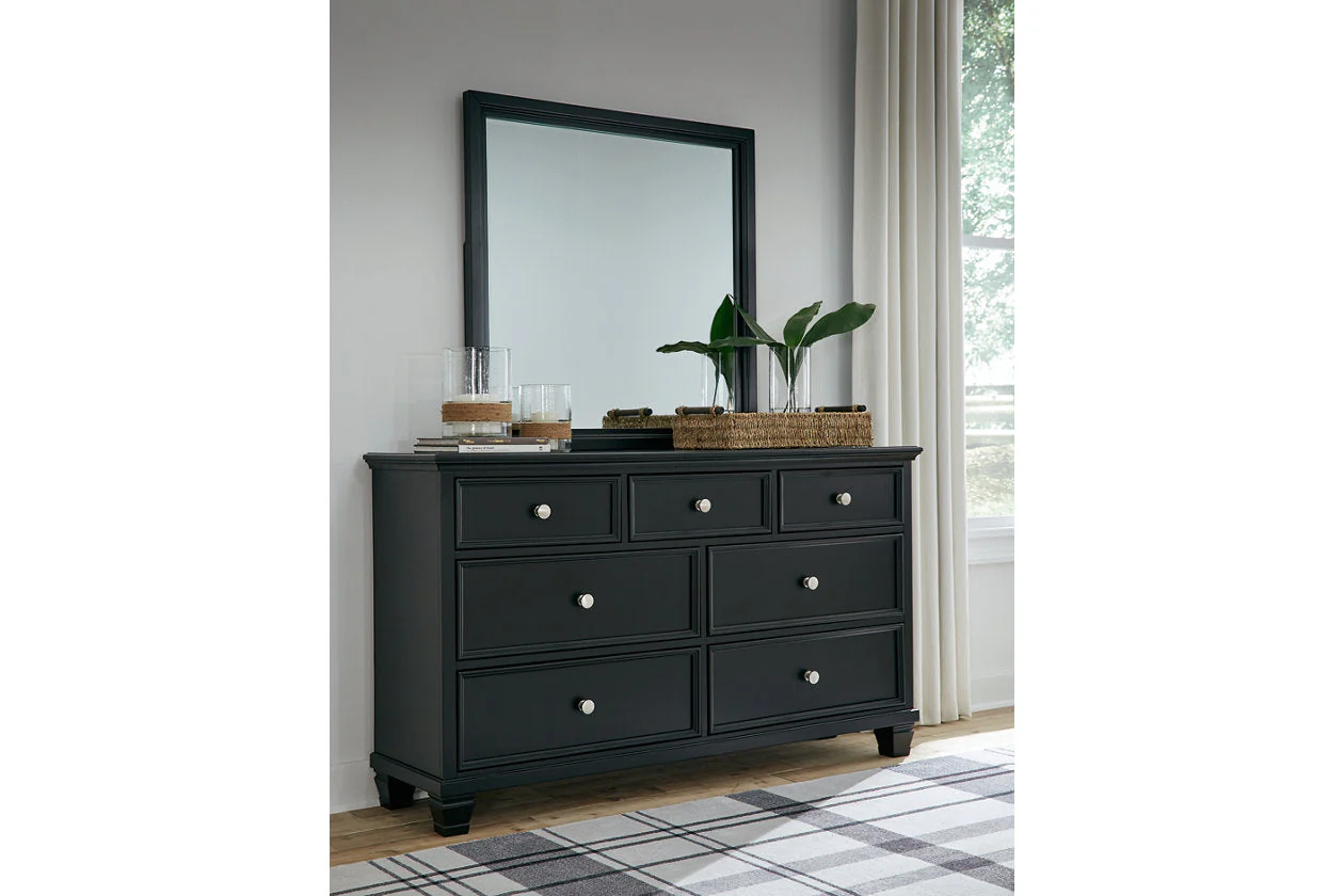 Lanolee Black Panel Bedroom Set - Image 11