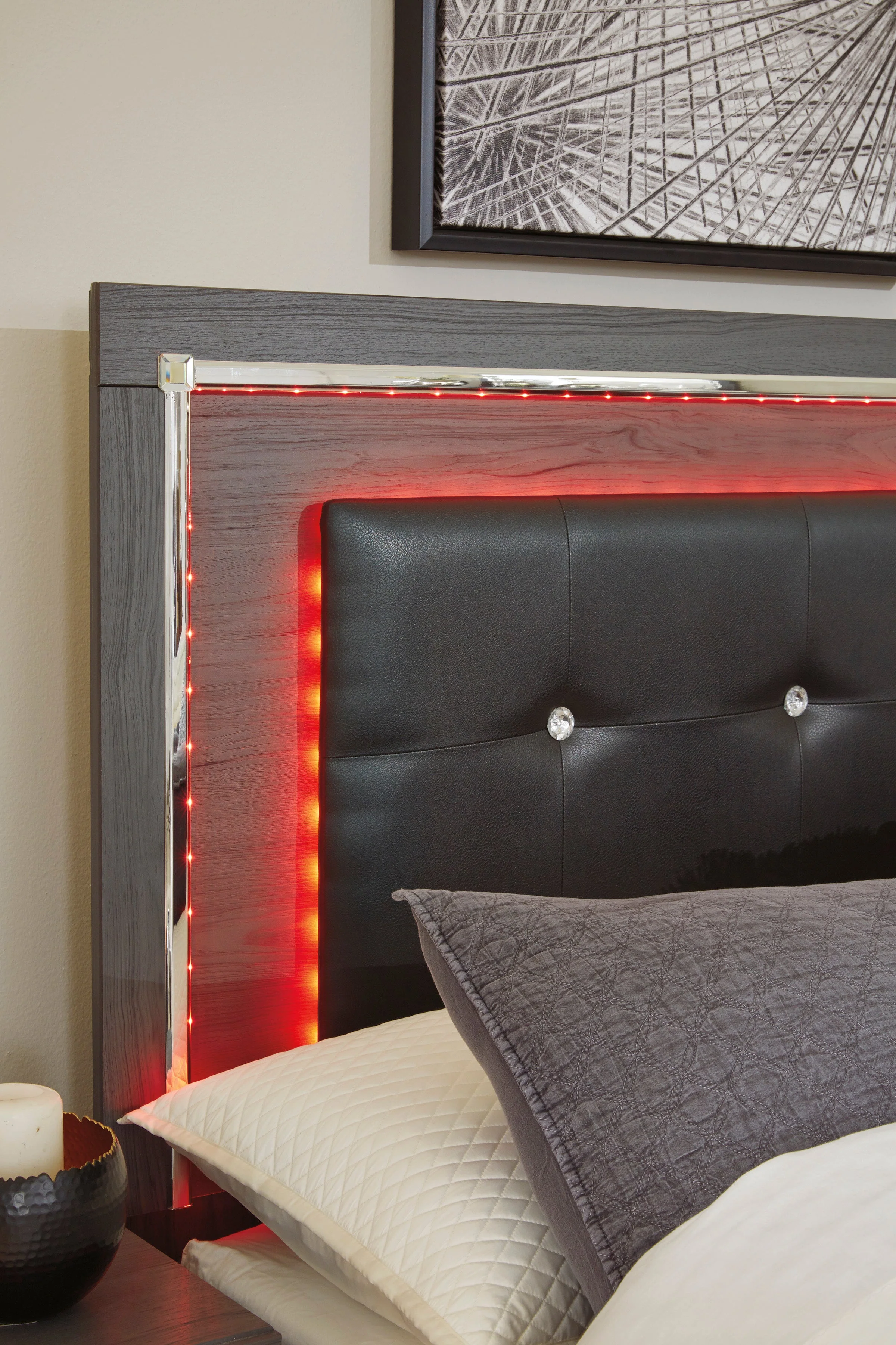 Lodanna Gray LED Upholstered Youth Panel Bedroom Set - Image 6