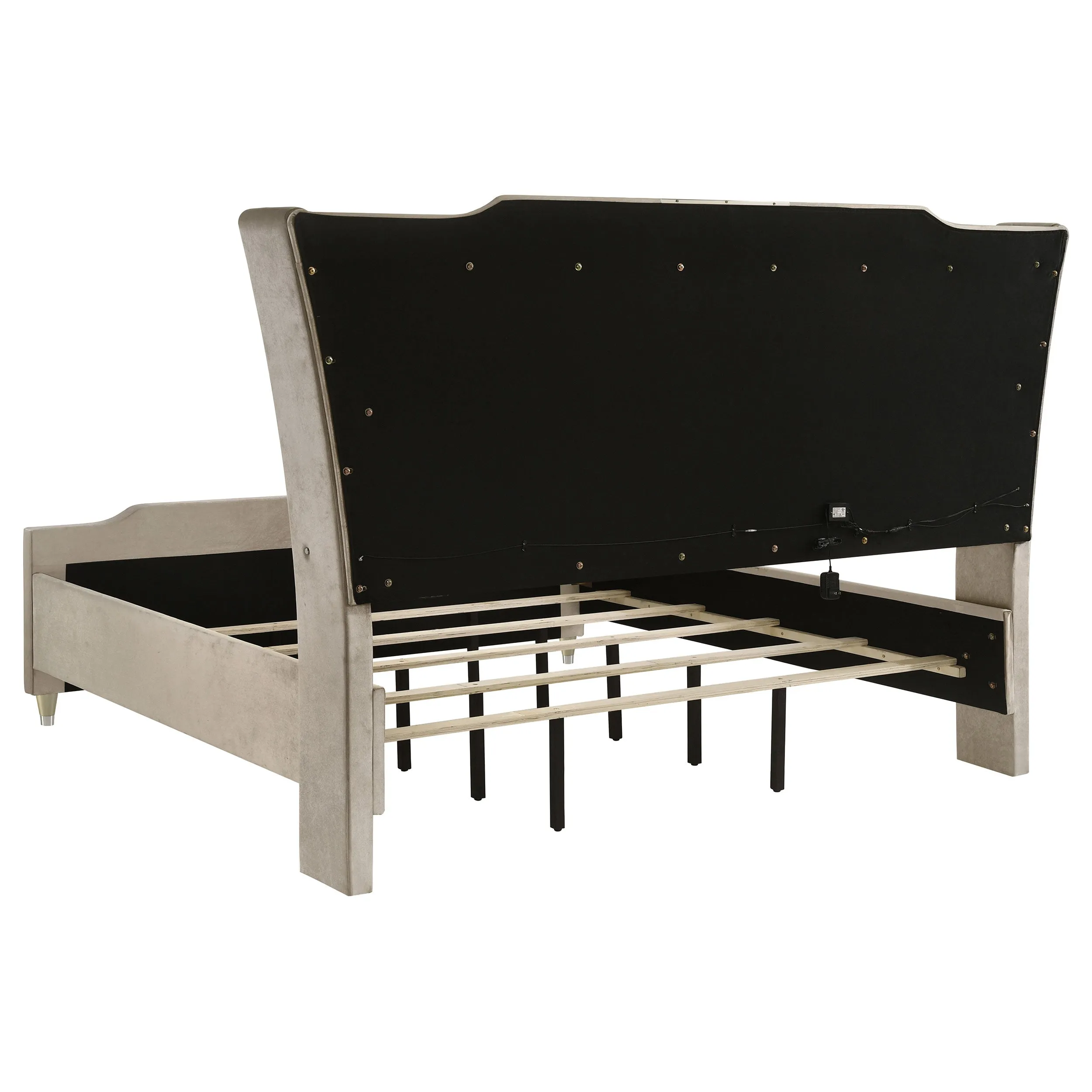 Lorient Ivory/Camel 4-piece Queen Bedroom Set - Image 4