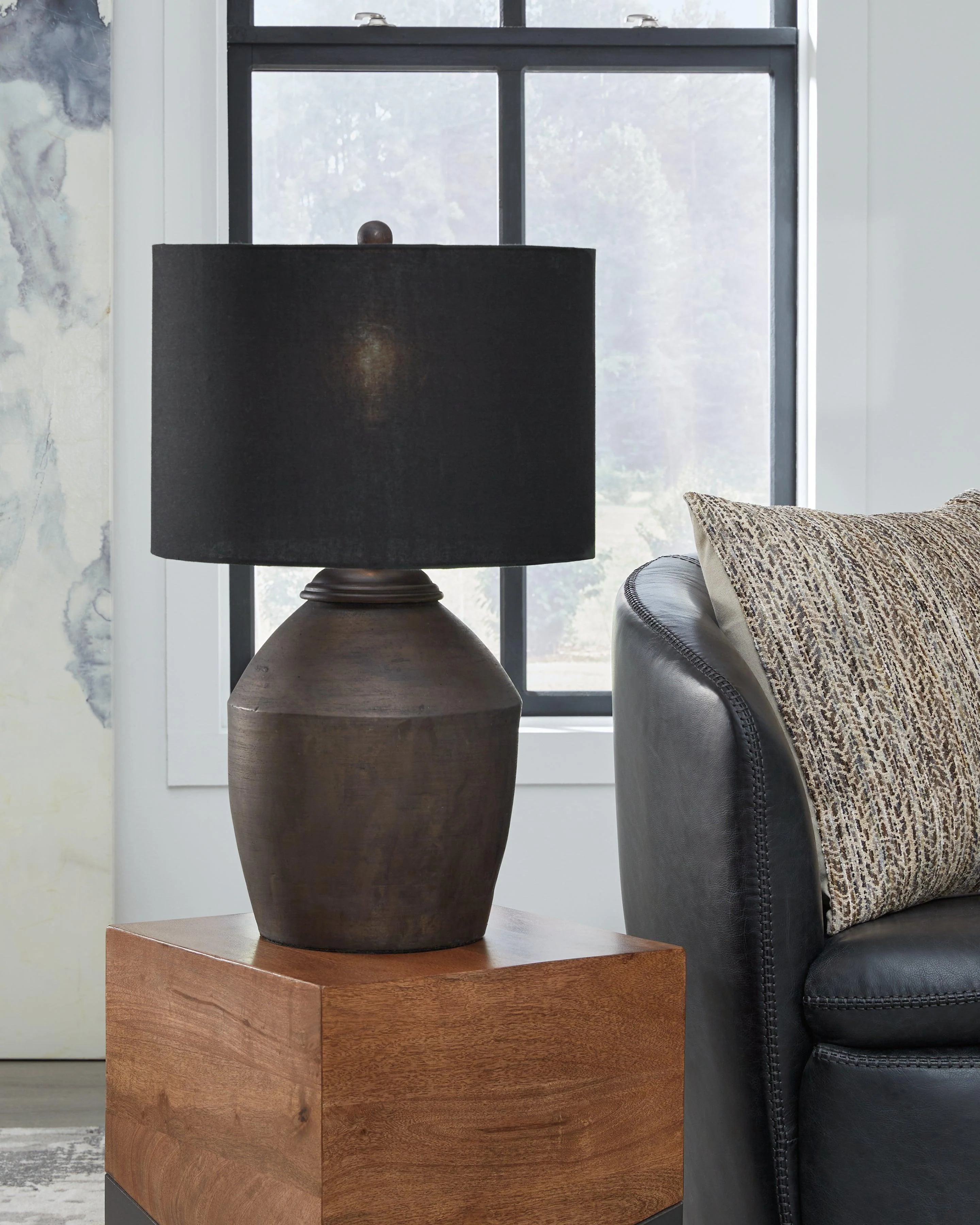 Naareman Metallic Black Table Lamp - Image 5