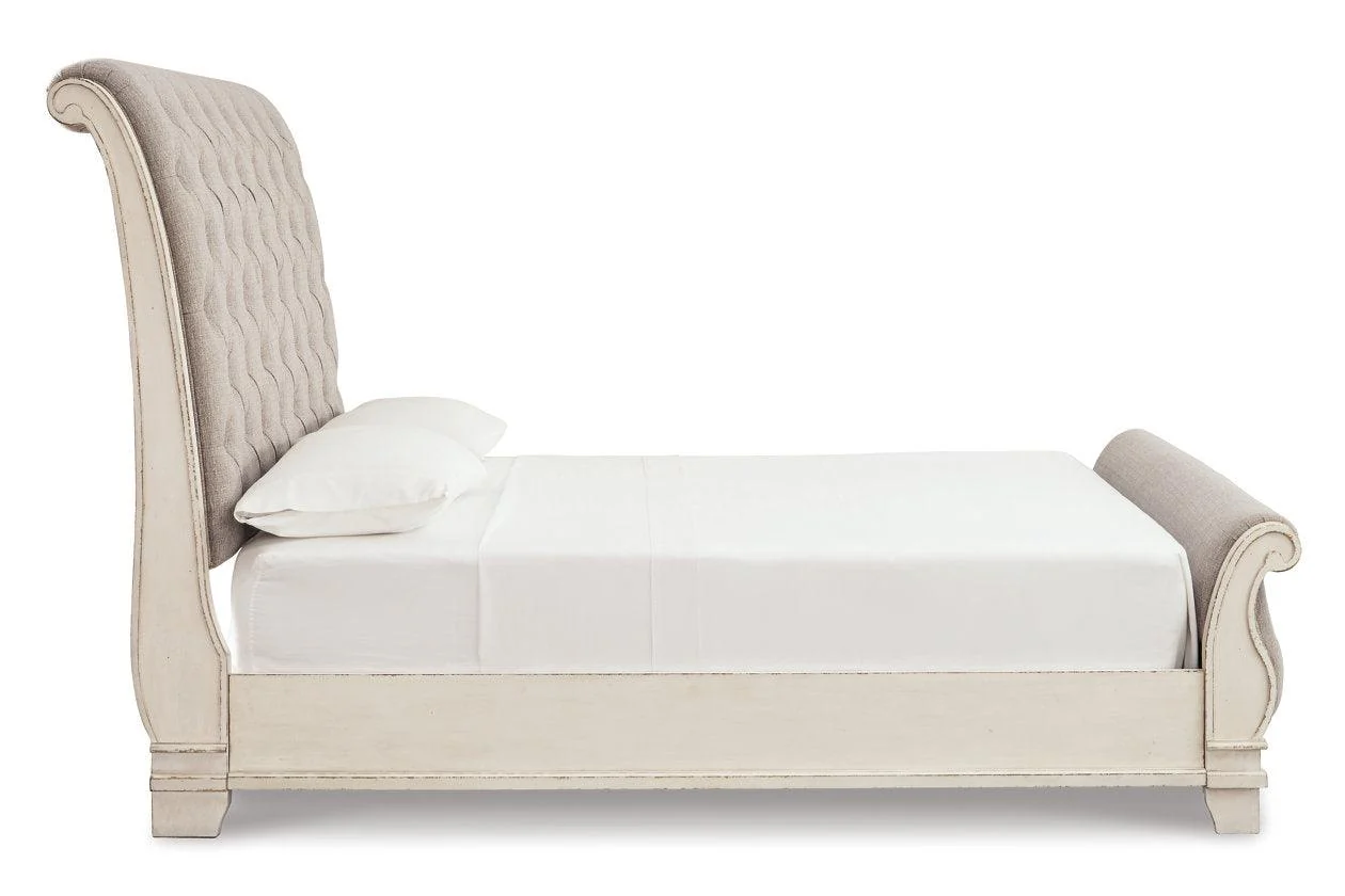 Realyn Chipped White Queen Sleigh Bed - Image 4