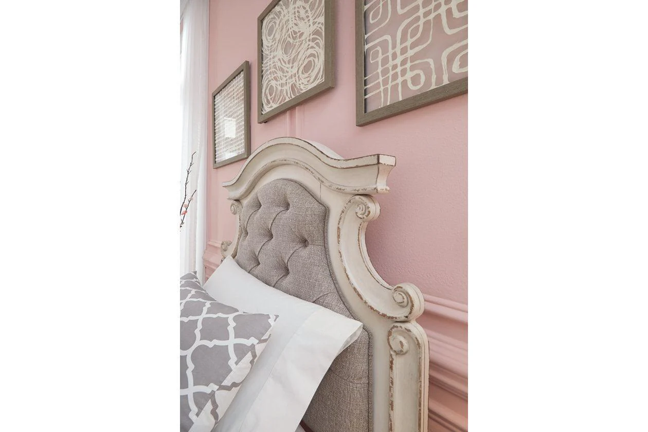 Realyn Chipped White Twin Panel Bed - Image 3