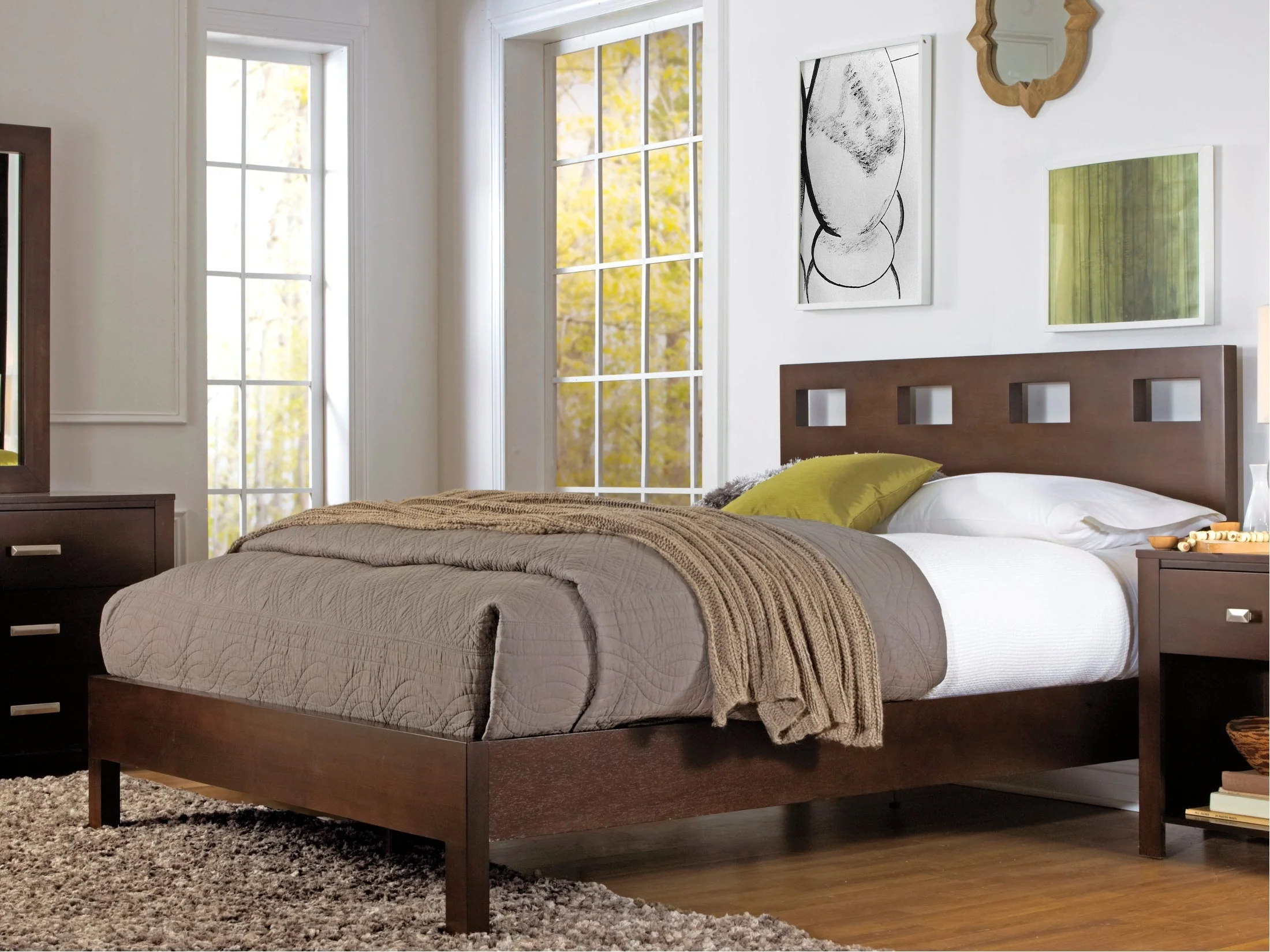 Riva Wood Full Bed in Chocolate Brown