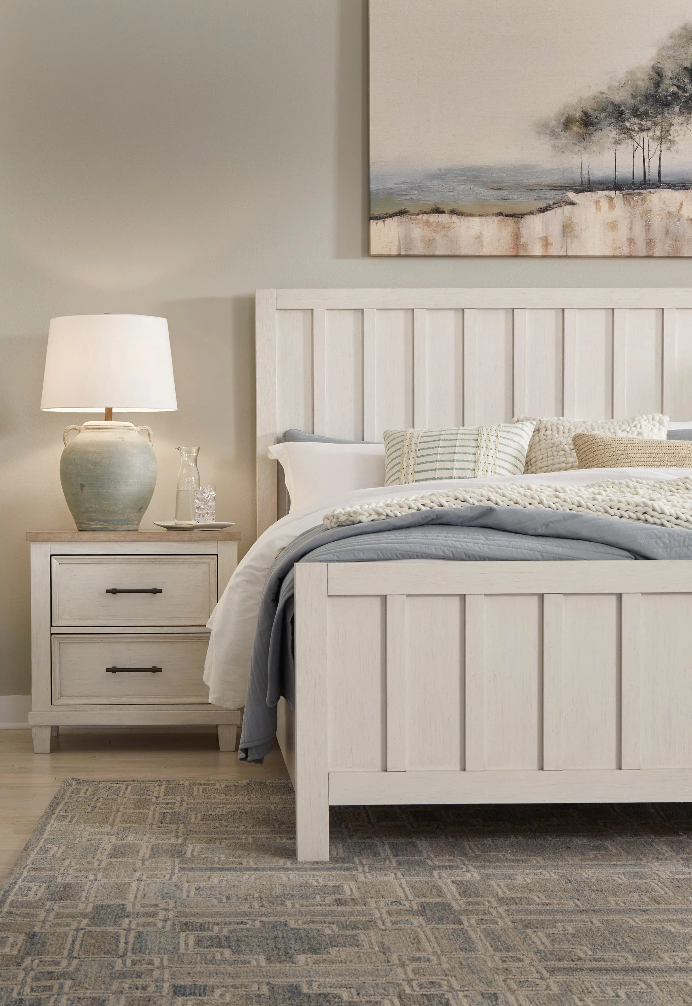 Shaybrock Antique White King Panel Bed - Image 7