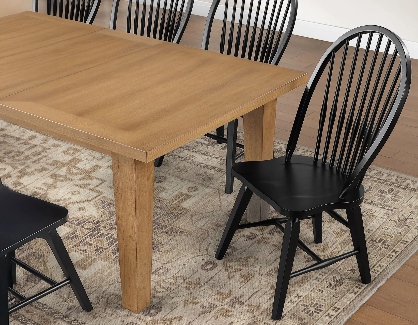Sommerset Antique 5-Piece 64-96″ Windsor Dining Set - Image 4
