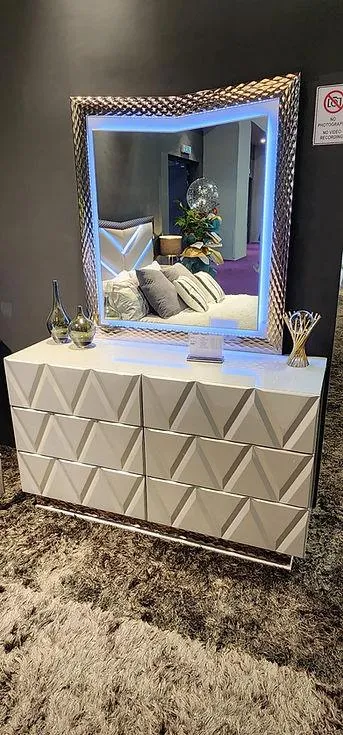 Vera Grey Platform Bedroom Set - Image 9