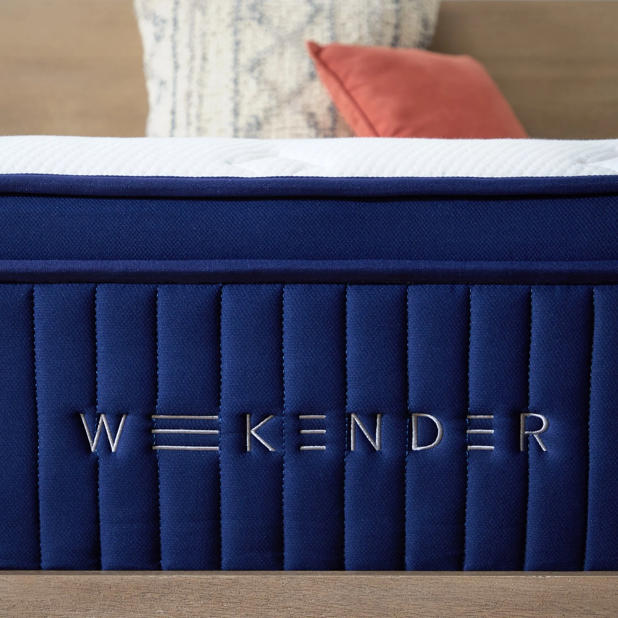 Weekender Blue/White King 13" Euro Top Hybrid Mattress - Image 6